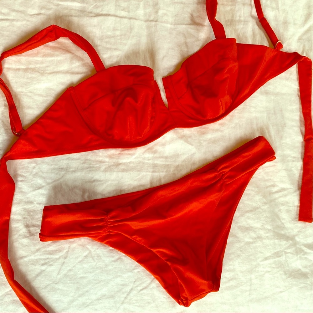 Monday Swimwear Clovelly Bikini Top L Bottom M